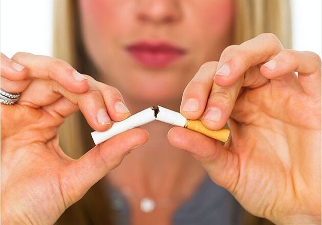 Les conseils d'Allen Carr aideront les femmes à arrêter de fumer